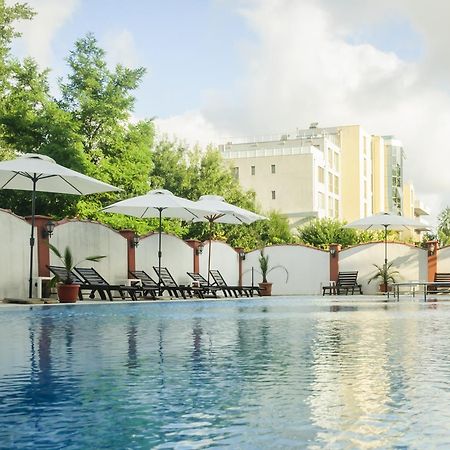 Cantilena Complex Pantai Sunny Luaran gambar