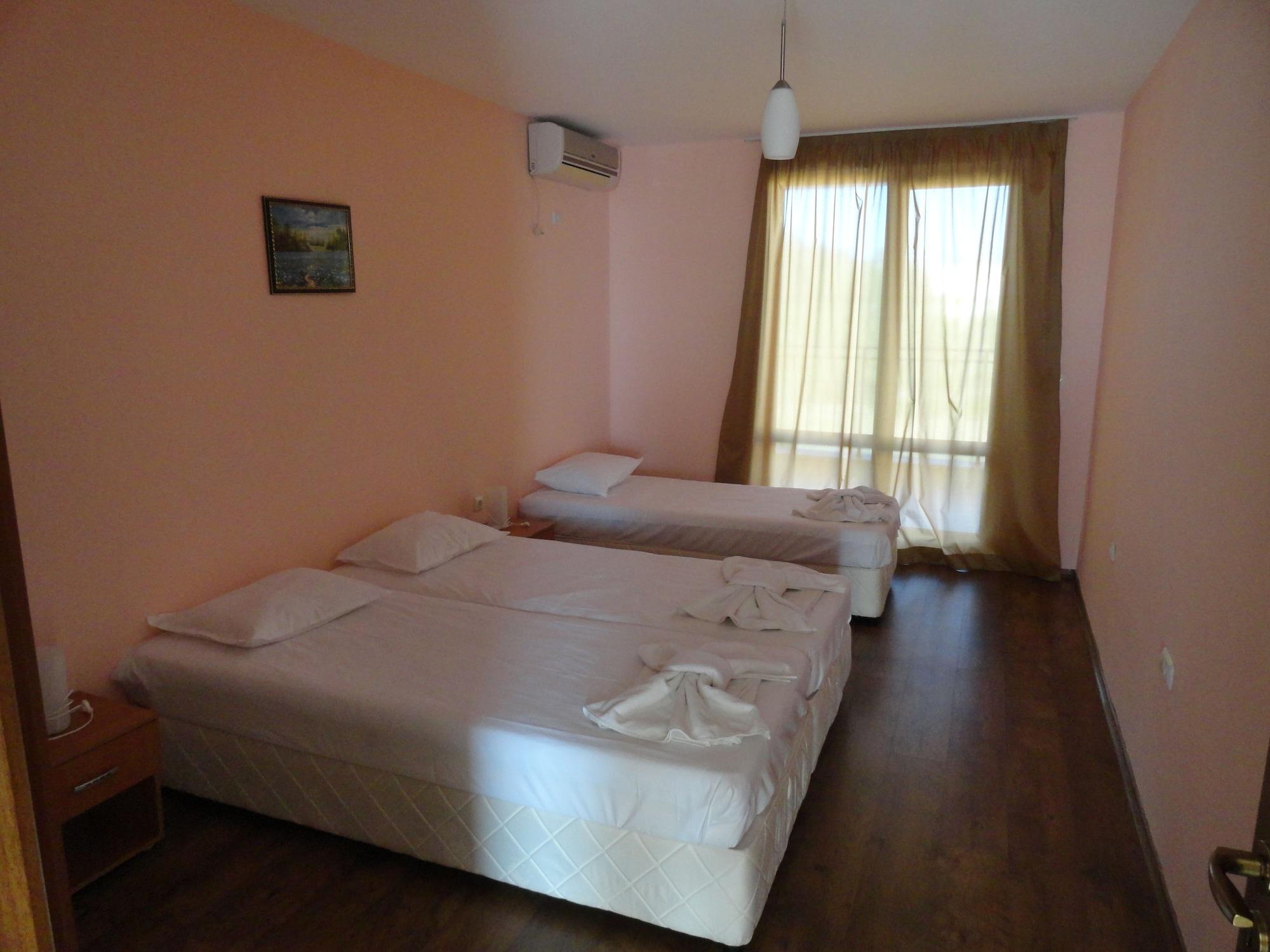 Cantilena Complex Pantai Sunny Luaran gambar