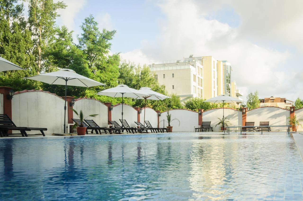 Cantilena Complex Pantai Sunny Luaran gambar