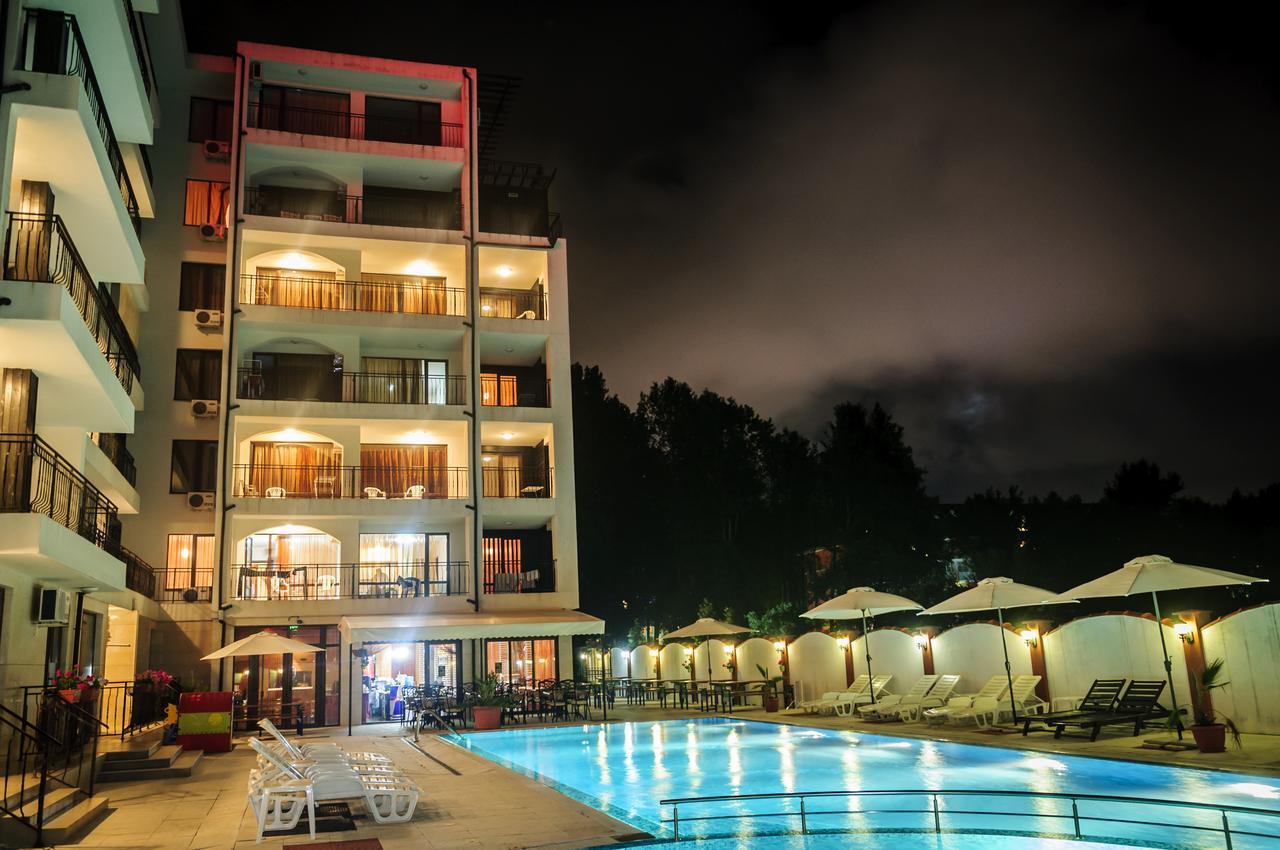Cantilena Complex Pantai Sunny Luaran gambar