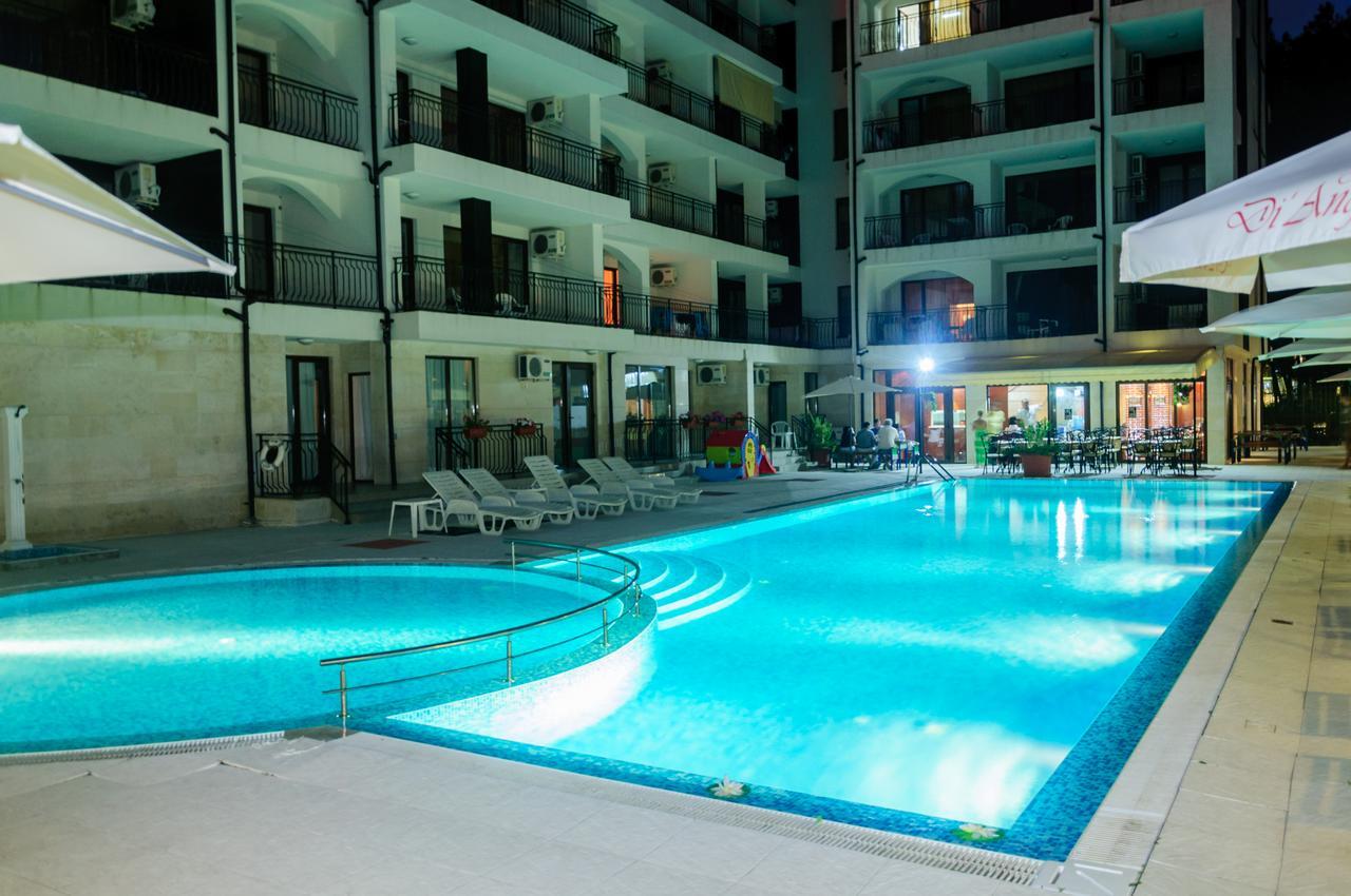 Cantilena Complex Pantai Sunny Luaran gambar