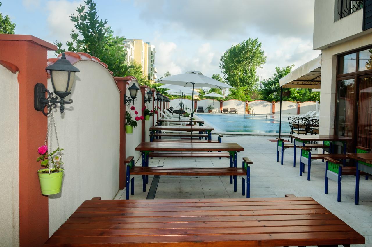Cantilena Complex Pantai Sunny Luaran gambar