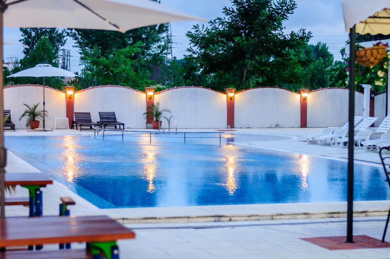 Cantilena Complex Pantai Sunny Luaran gambar