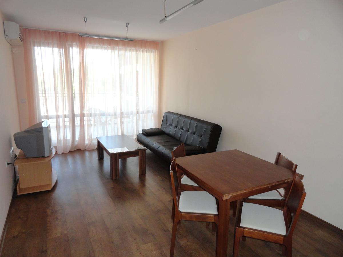 Cantilena Complex Pantai Sunny Luaran gambar