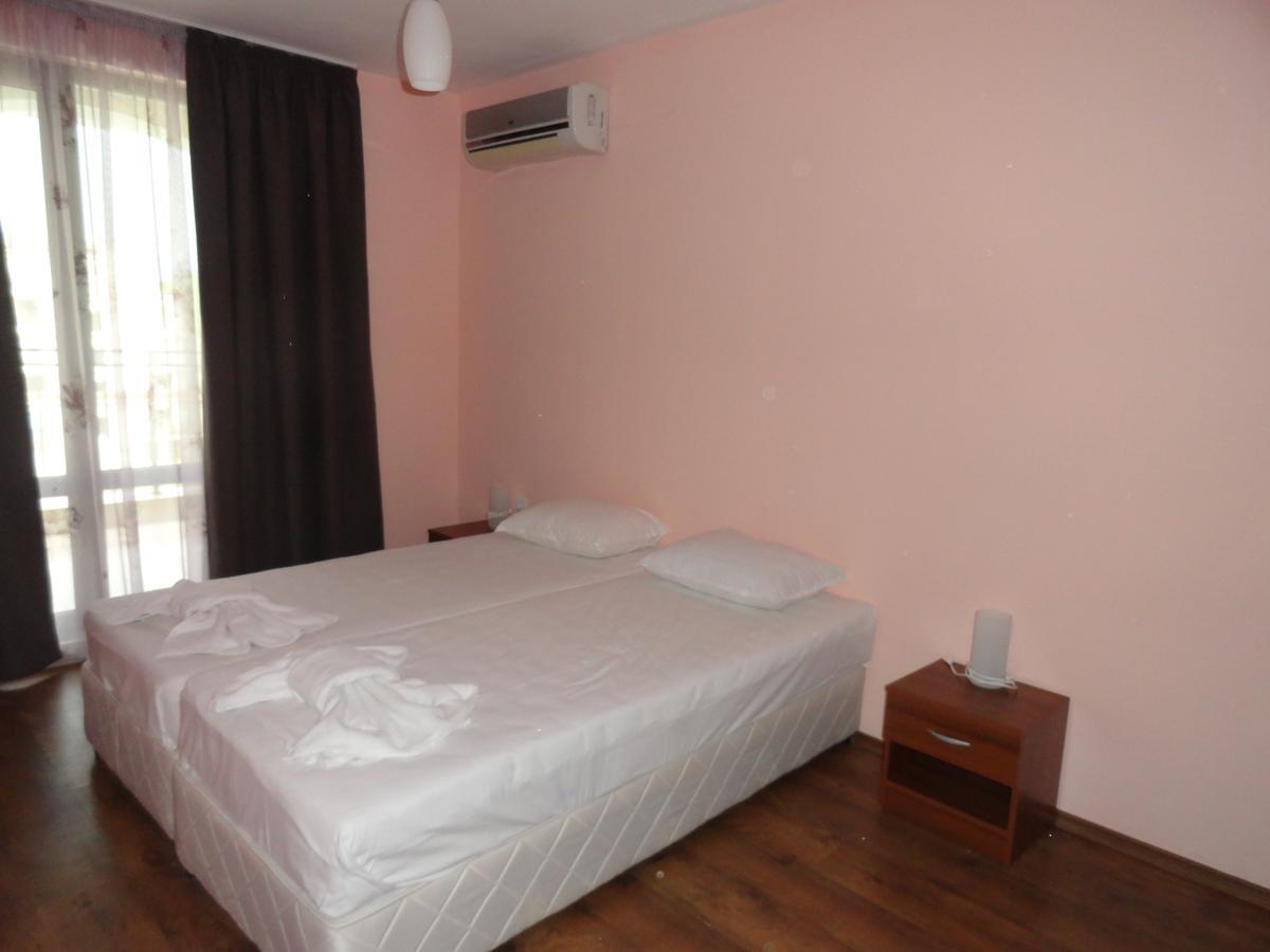 Cantilena Complex Pantai Sunny Luaran gambar