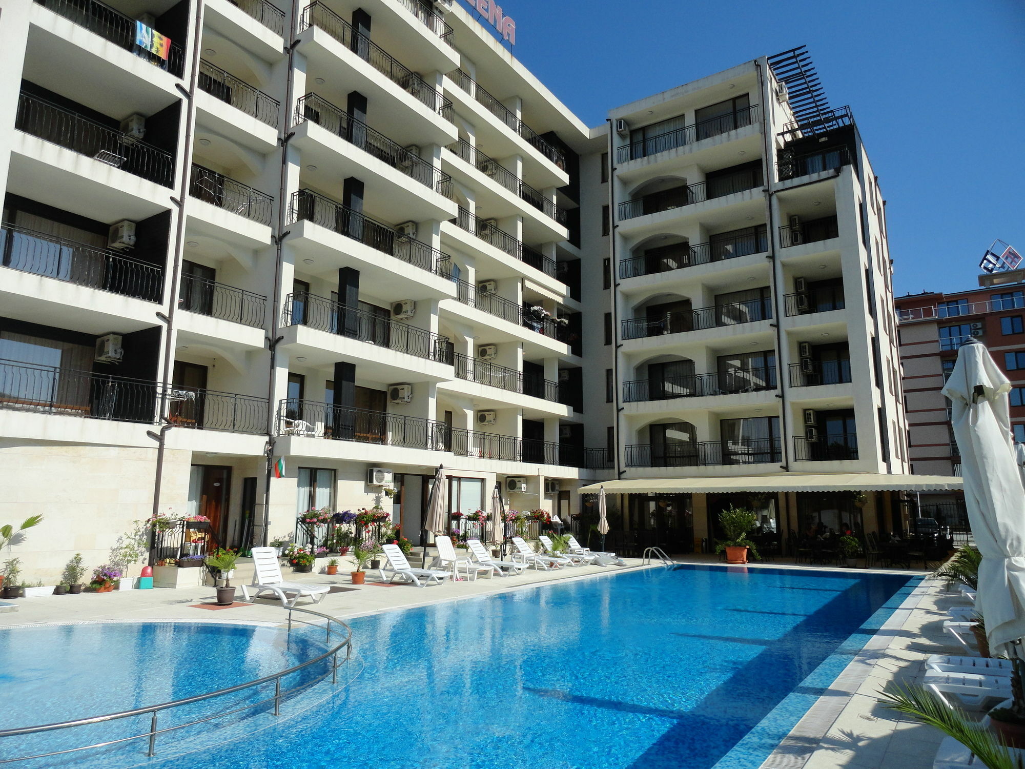 Cantilena Complex Pantai Sunny Luaran gambar