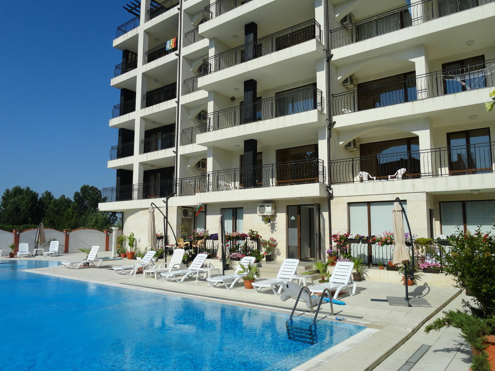 Cantilena Complex Pantai Sunny Luaran gambar