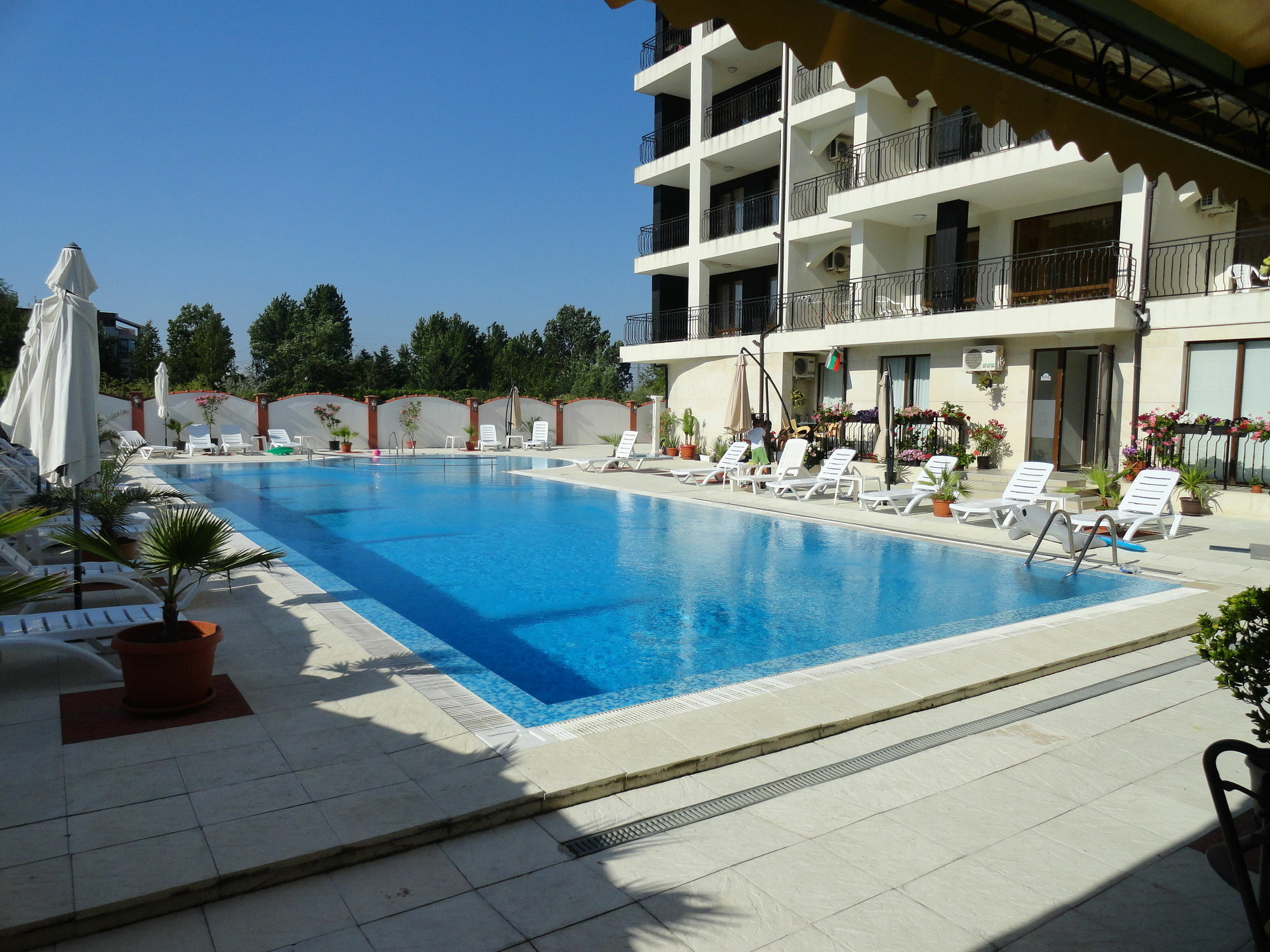Cantilena Complex Pantai Sunny Luaran gambar